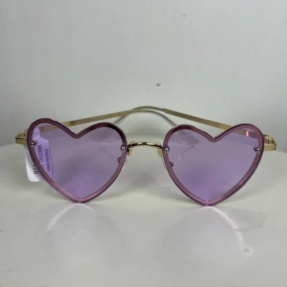 NWT | Free People Heart Eyes Oversized Sunglasses Lavender Lenses - Picture 2 of 4